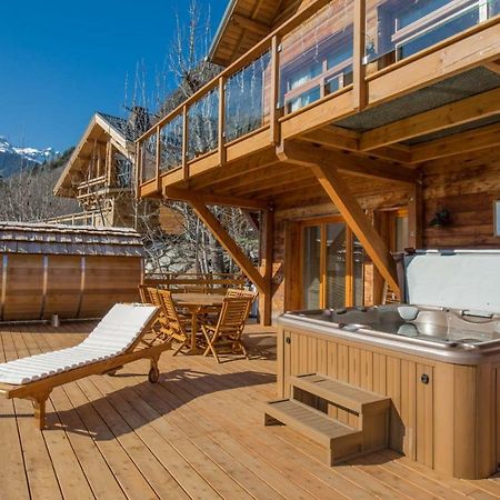The Vaujany Mountain Lodge Exterior photo